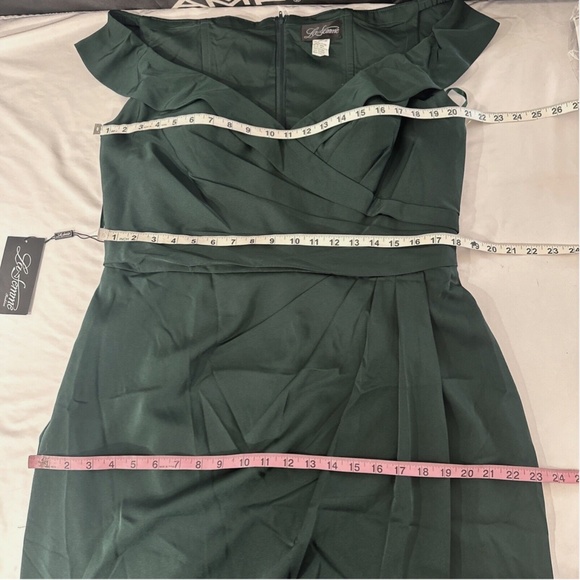 NWT‎ $365 La Femme [SZ 14 ] Surplice Off the Shoulder Column Gown Emerald green - Picture 12 of 14